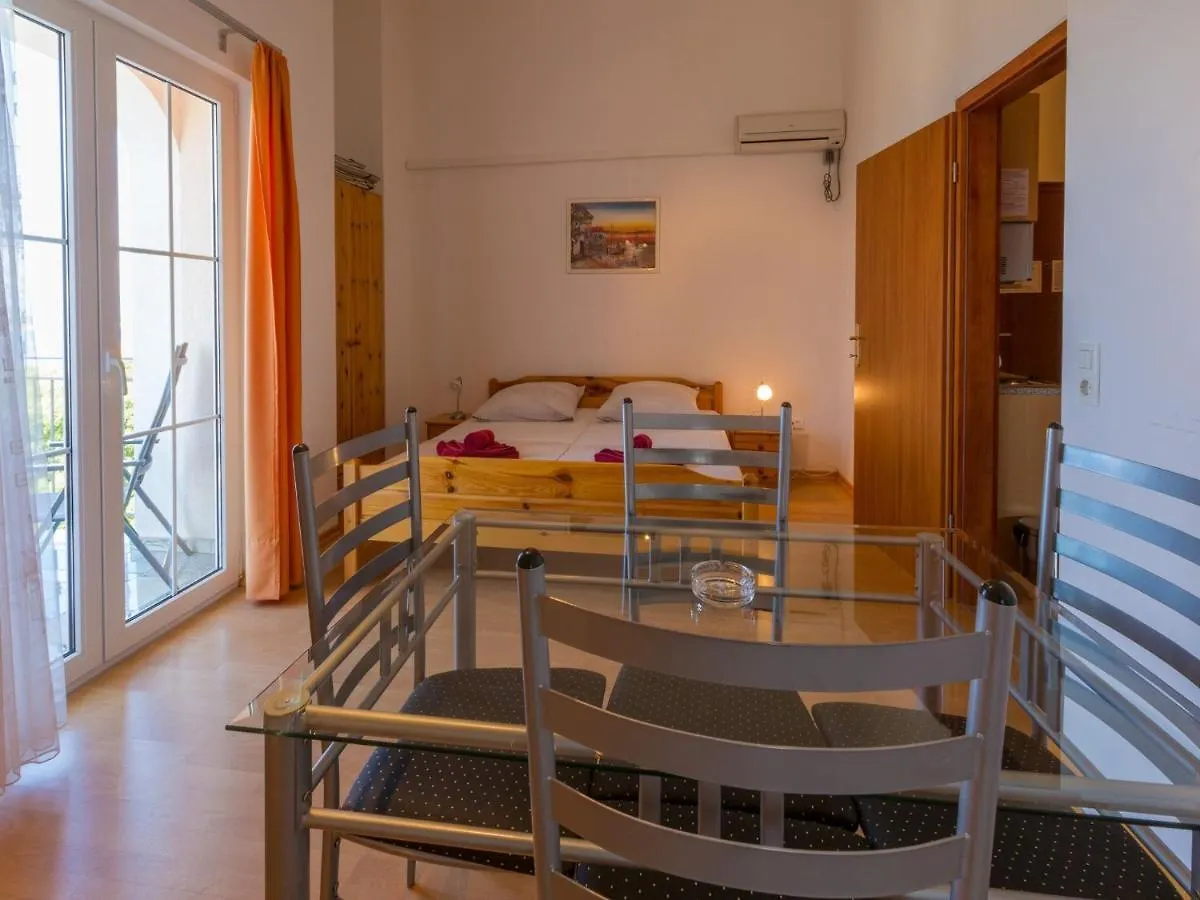 Apartments Seper Crikvenica 0*,